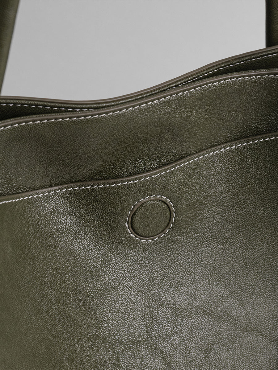 Large-capacity tote bag