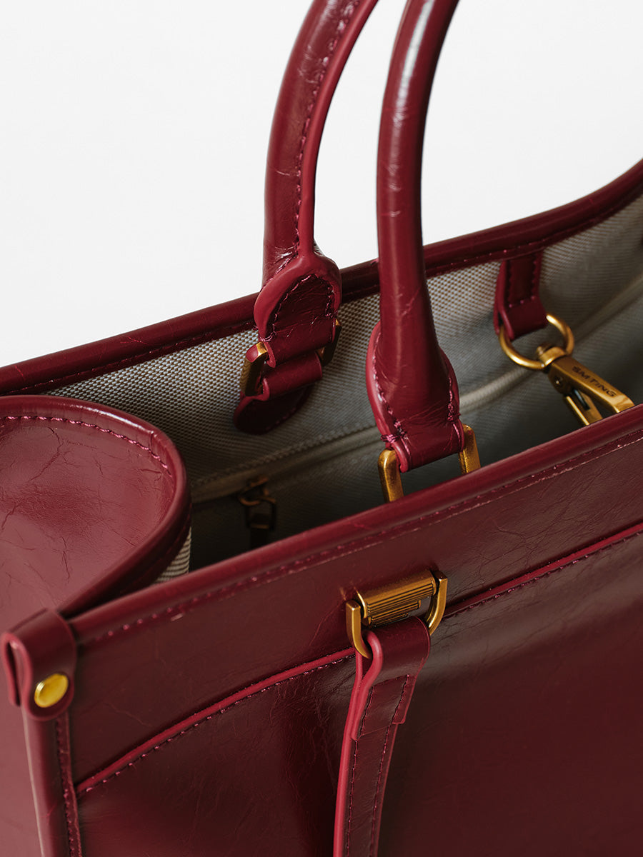 Casual simple and elegant tote bag