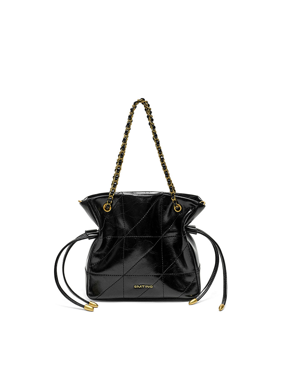 Tote bag with diamond pattern design