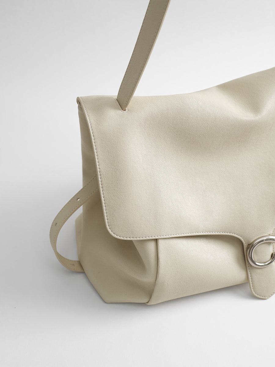 Large-capacity commuter hobo bag