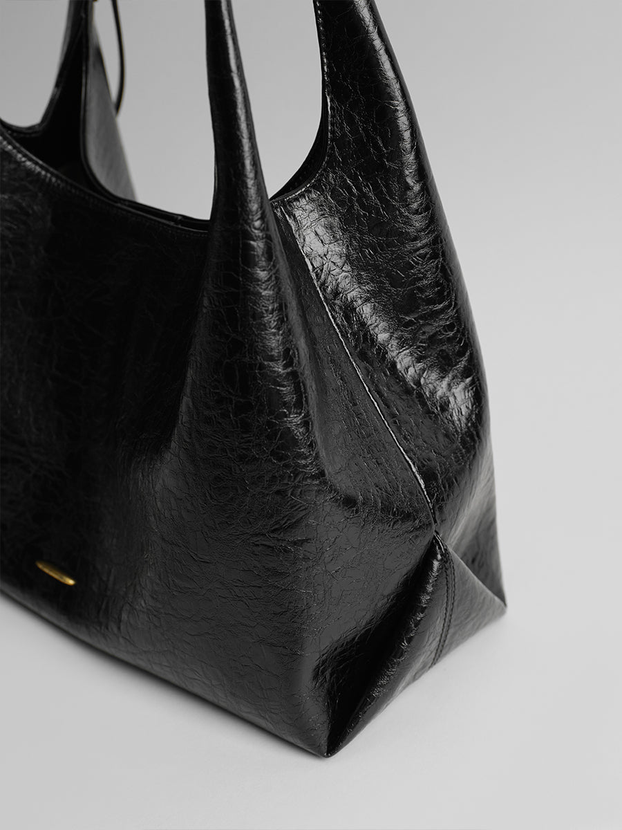 Cracked leather tote bag