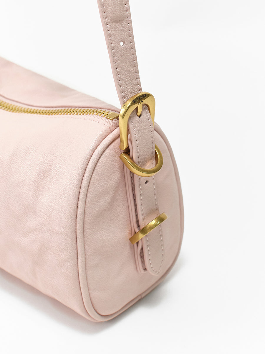 Sophisticated and Versatile Bucket Bag
