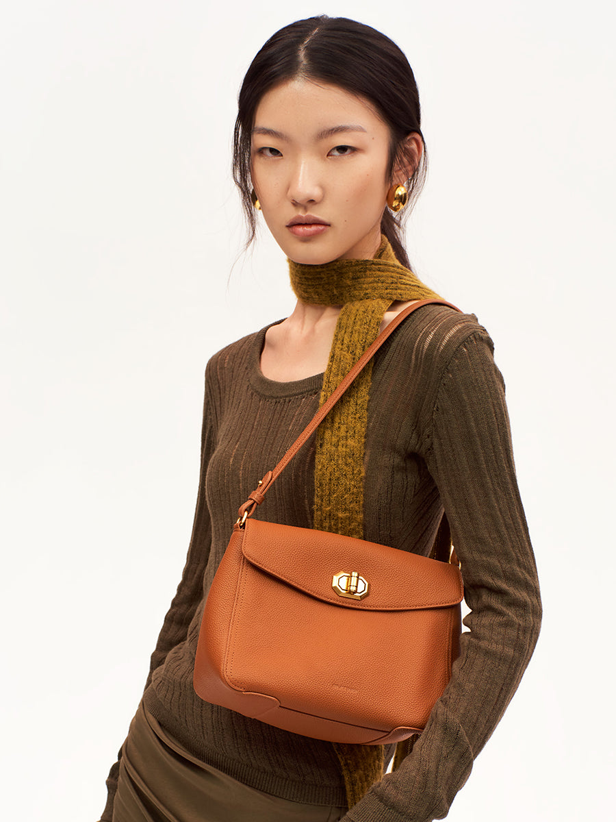 Looking for-Underarm Bag