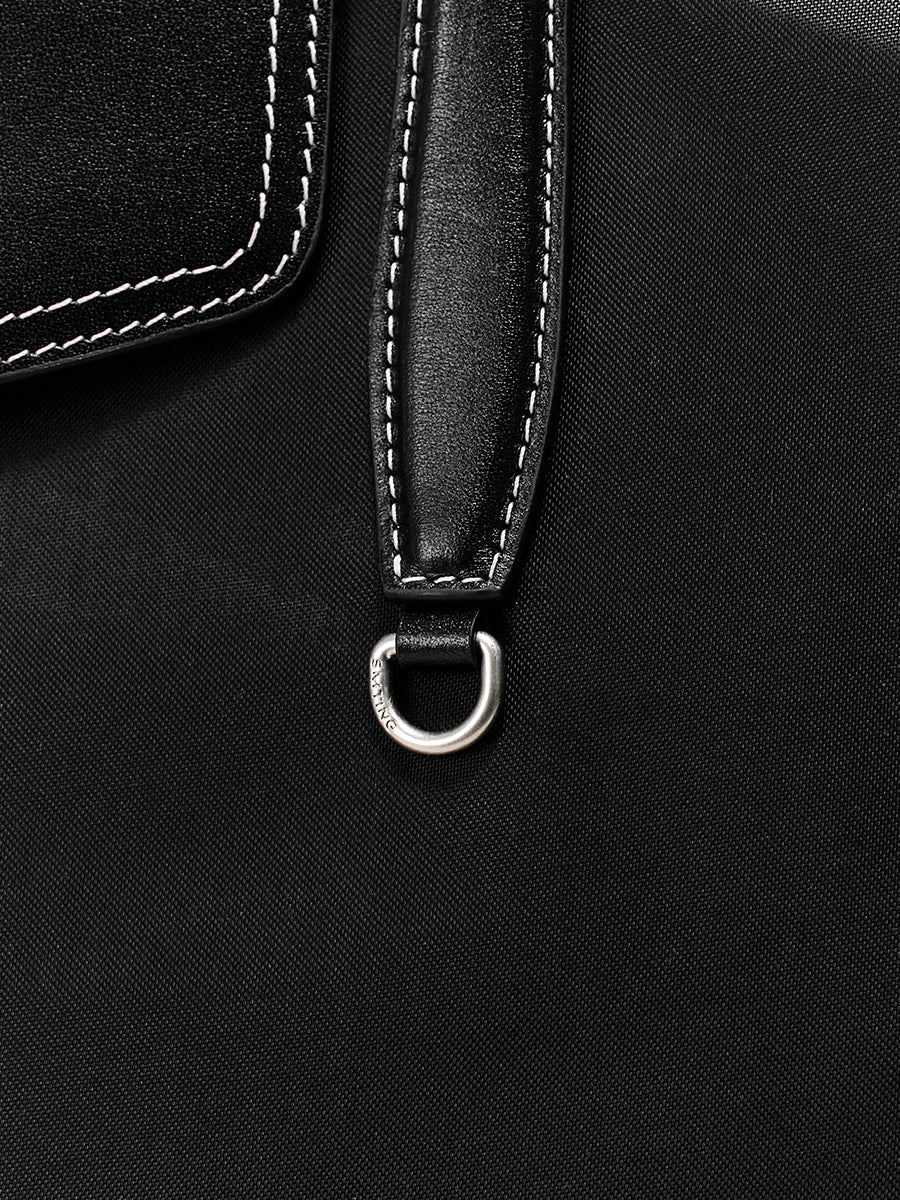 Large-capacity commuter tote bag