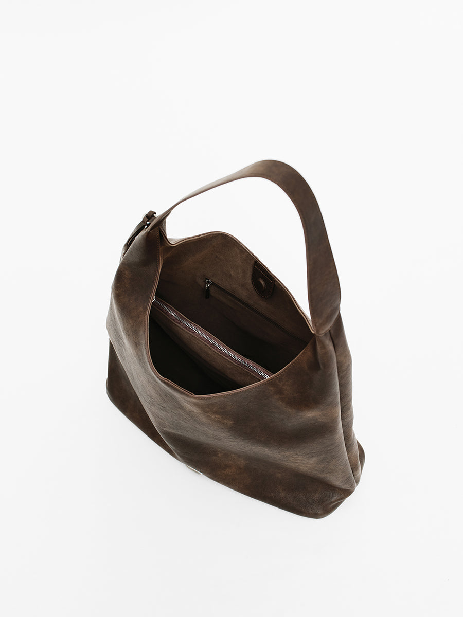 Laid-back casual tote bag