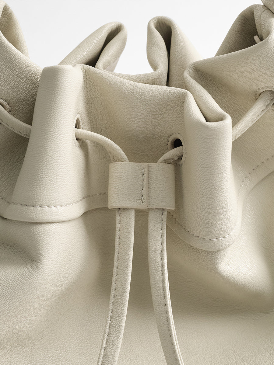 Large-capacity tote bag