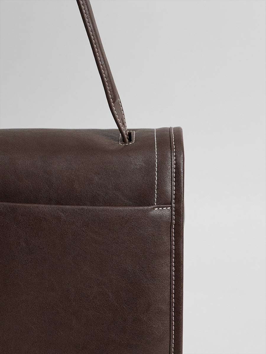 Daily commuting messenger bag