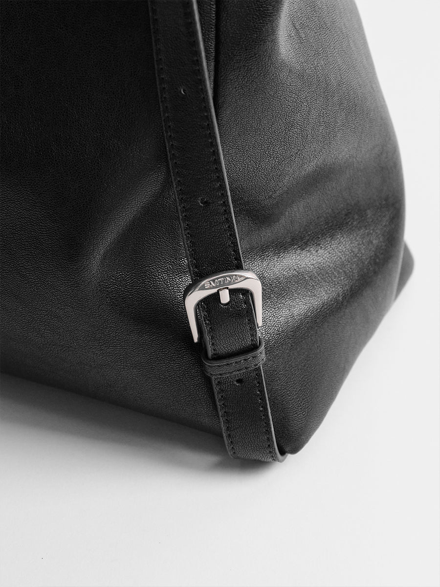 Large-capacity backpack