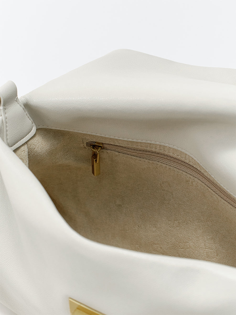 Classic flap messenger bag