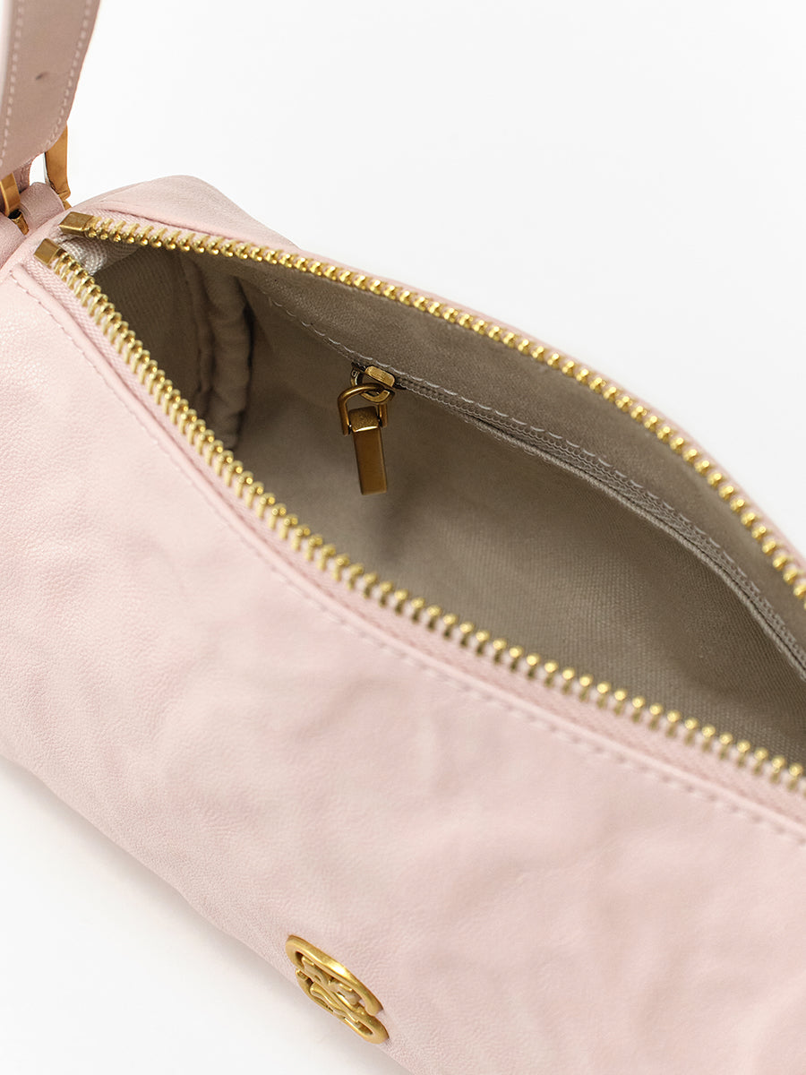 Sophisticated and Versatile Bucket Bag