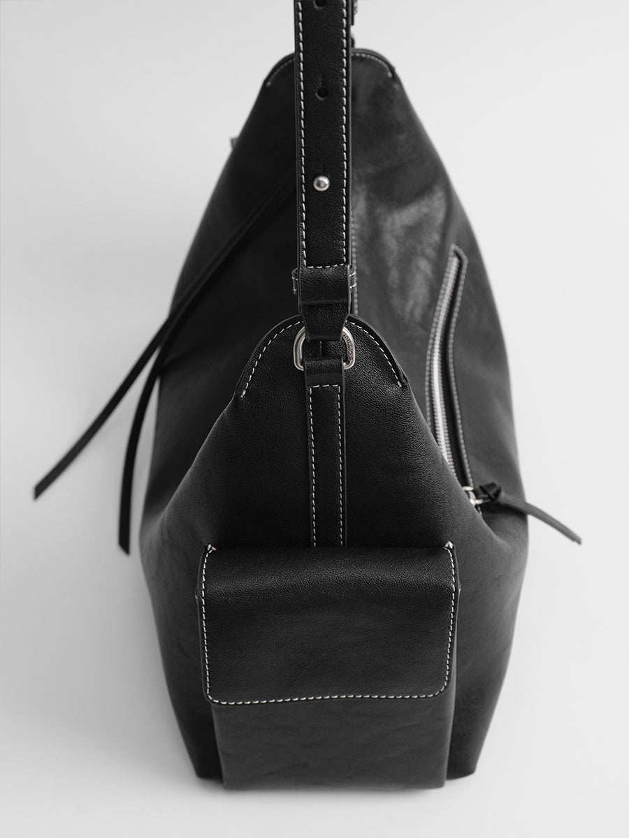 Relaxed single-shoulder hobo bag