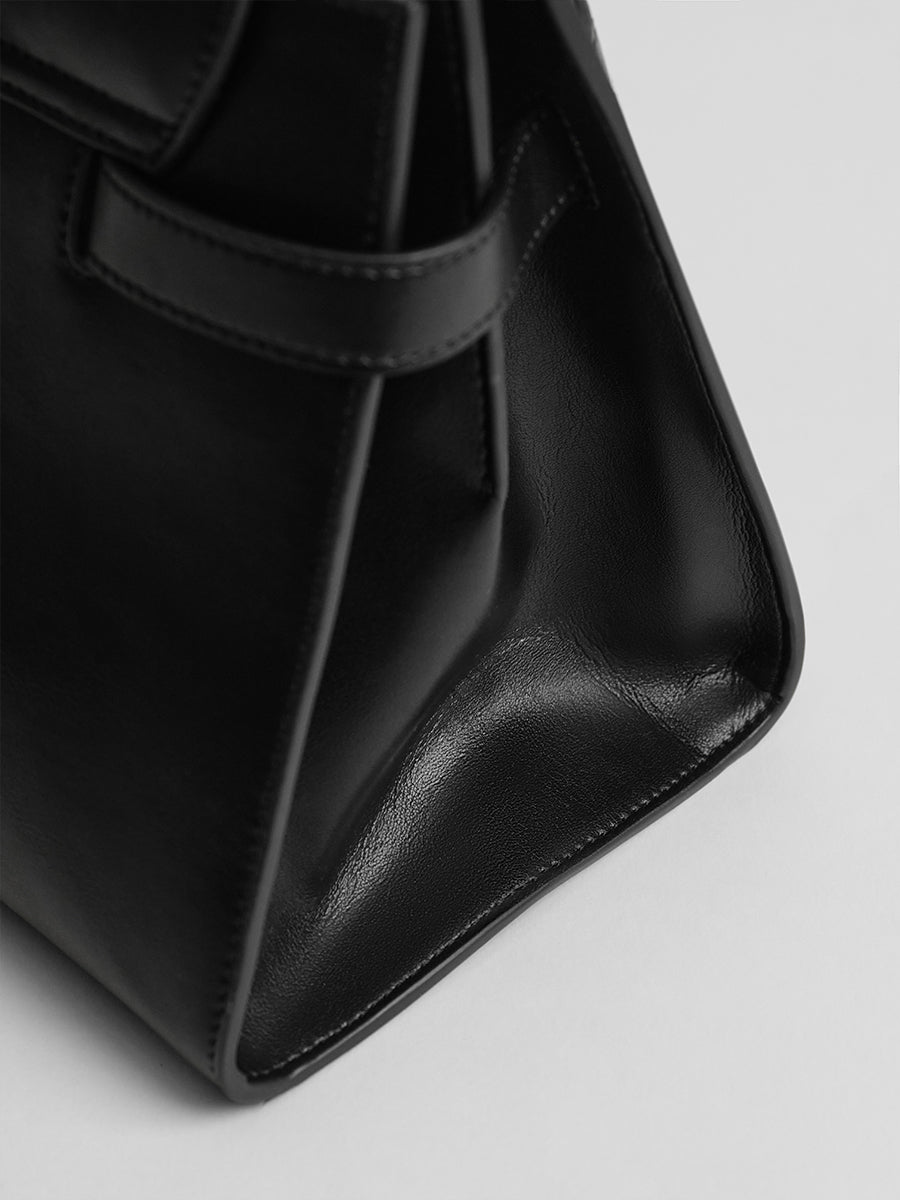 Advanced Sensation Commuter Shoulder Bag